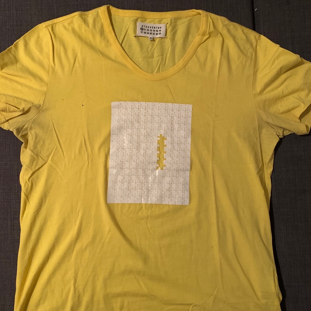 Maison Martin Margiela Gel Print VNeck Tee, Yellow